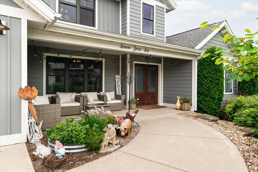 706 Derek Ln, Viroqua, WI 54665 - #2