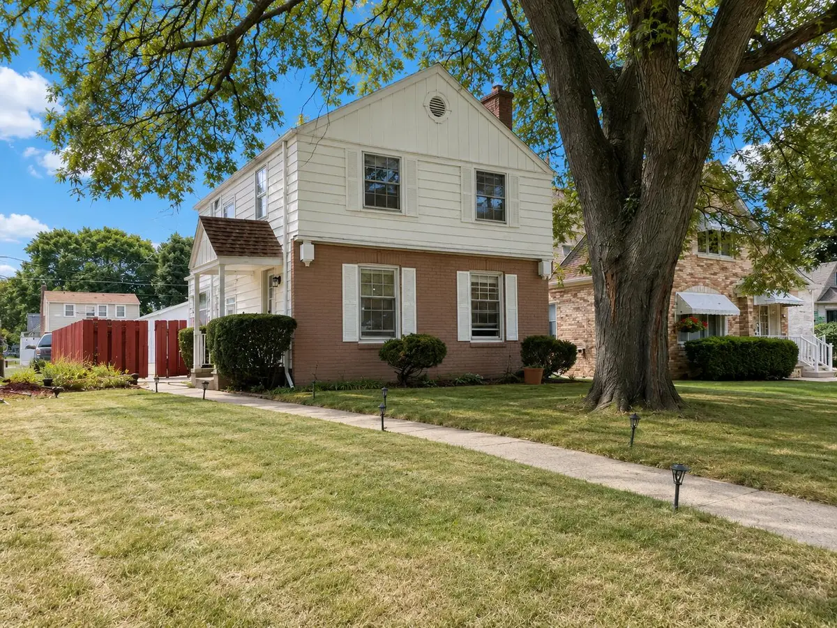 2423 S 60th St, West Allis, WI 53219 - #1