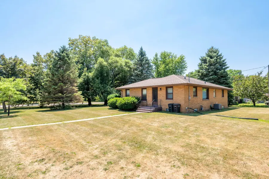 4600 W Grange Ave, Greenfield, WI 53220 - #2
