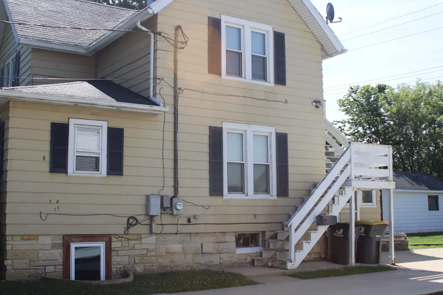 117 Cook St, Waukesha, WI 53186 - #2