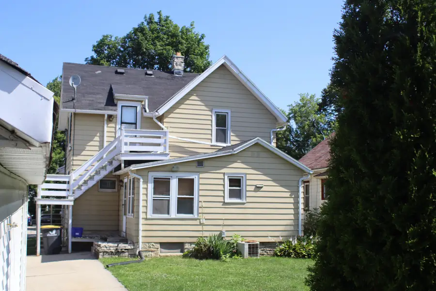 117 Cook St, Waukesha, WI 53186 - #3