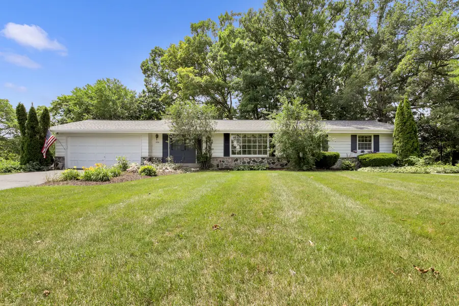 17755 Senlac Ln, Brookfield, WI 53045 - #2