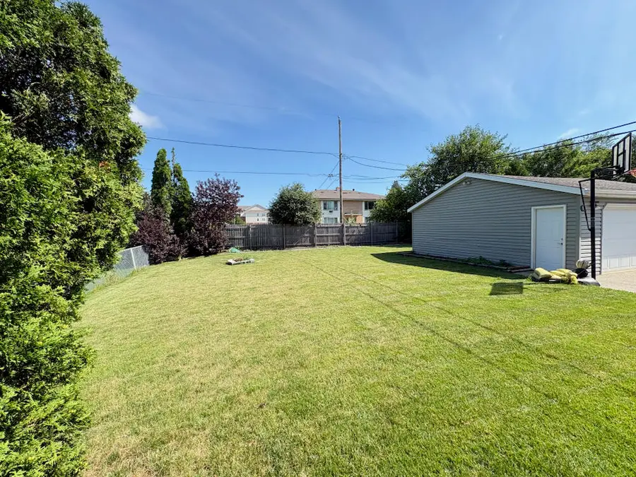 8710 Westbrook Dr, Sturtevant, WI 53177 - #2