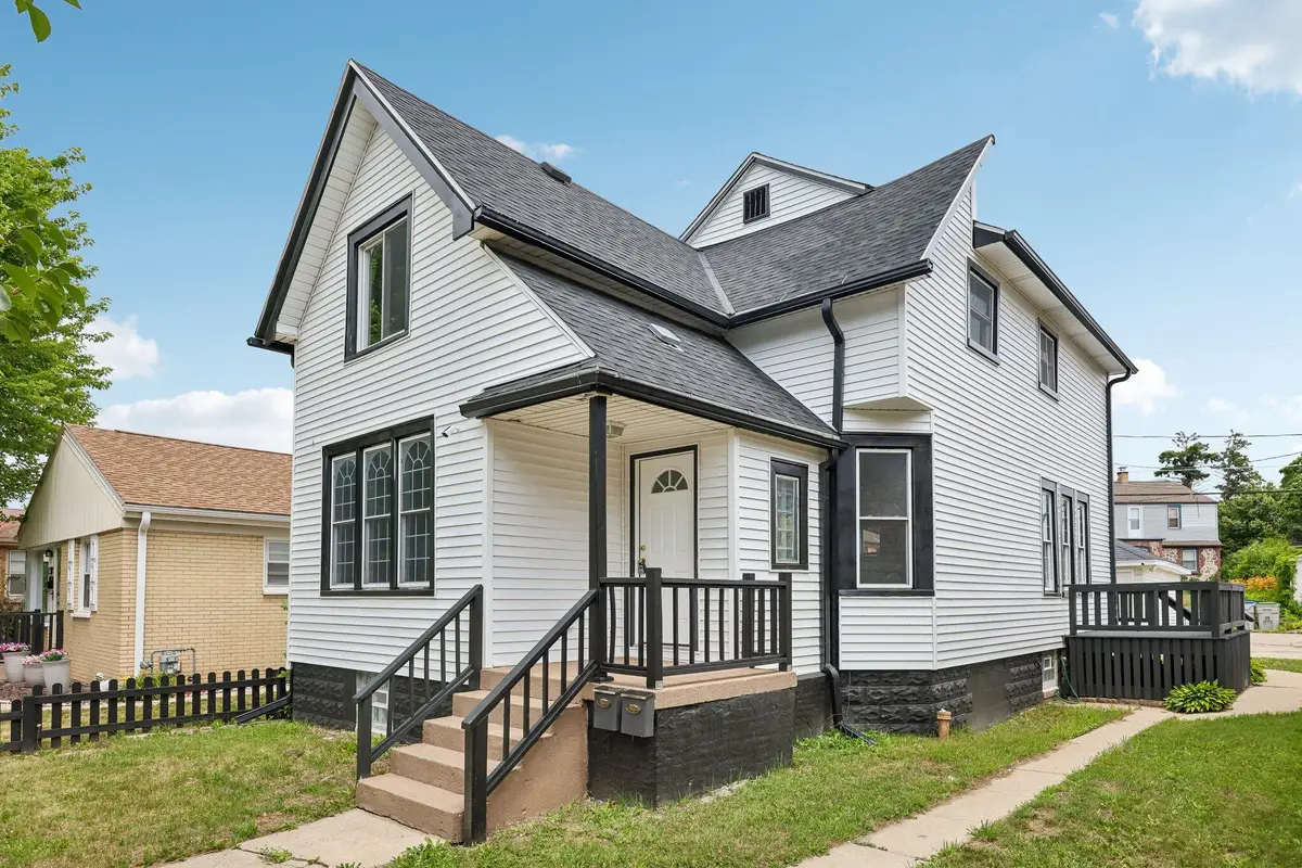 3528 N 87th St, Milwaukee, WI 53222 - #1