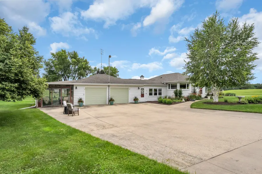 104 Homestead Rd, Delavan, WI 53115 - #3