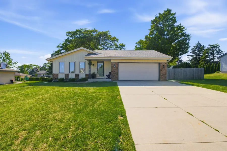 1931 17th Ave, Grafton, WI 53024 - #2