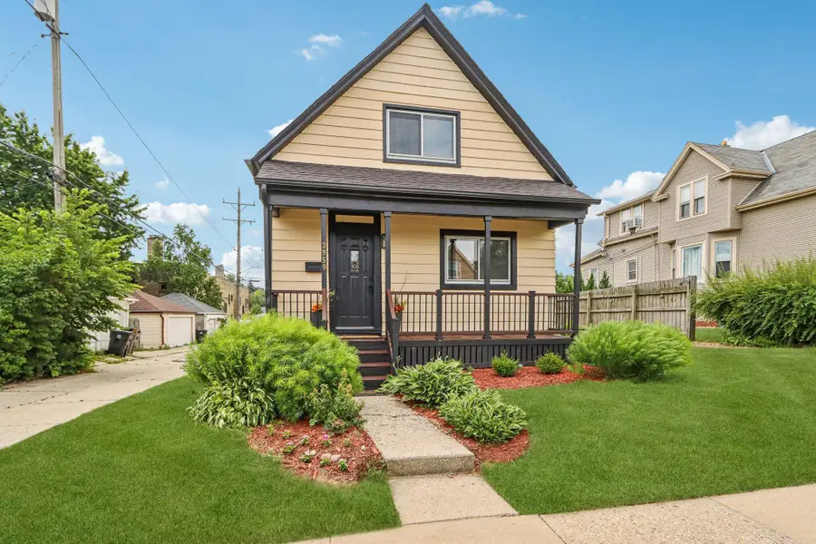3959 E Underwood Ave, Cudahy, WI 53110 - #3