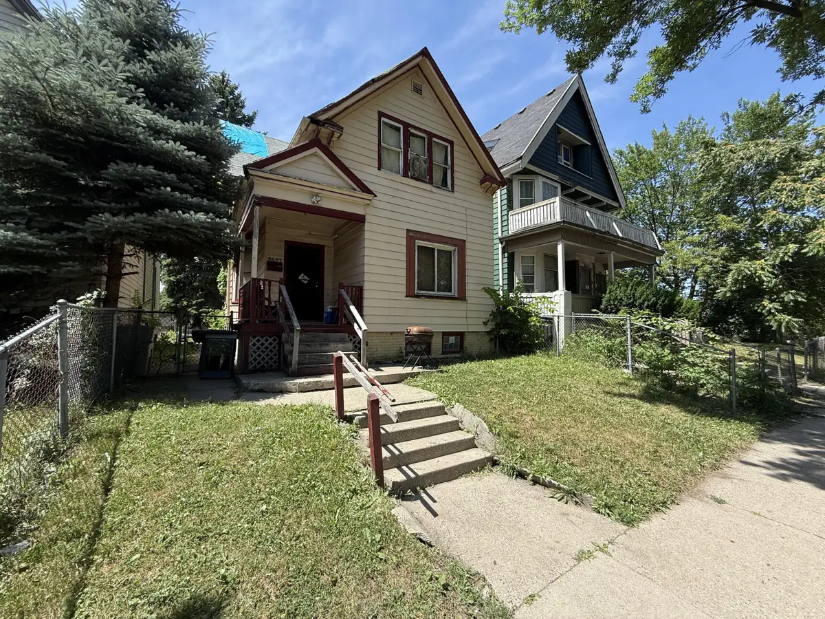 2527 W Monroe St, Milwaukee, WI 53206 - #1
