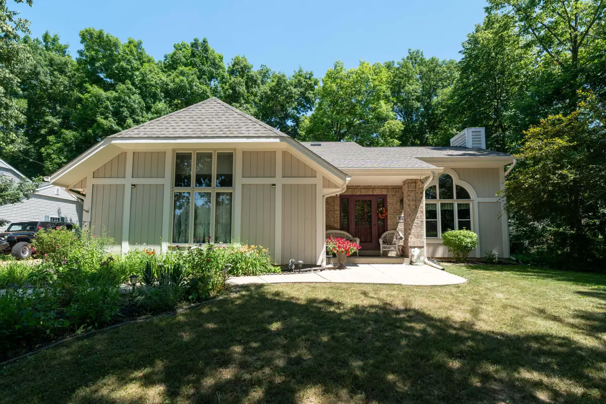 9380 S 15th Ave, Oak Creek, WI 53154 - #1