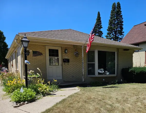 3255 S Austin St, Milwaukee, WI 53207