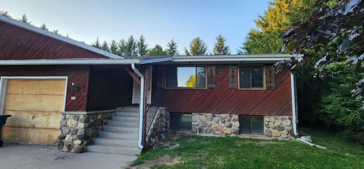 296 Connie Dr, Newburg, WI 53090 - #1