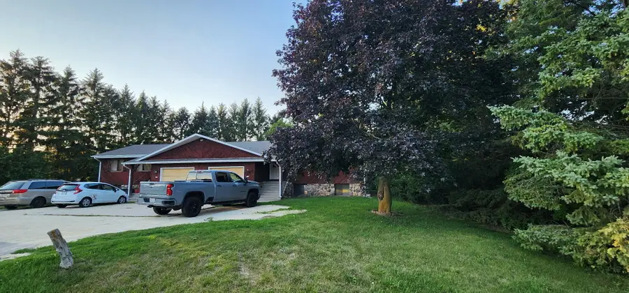296 Connie Dr, Newburg, WI 53090 - #3