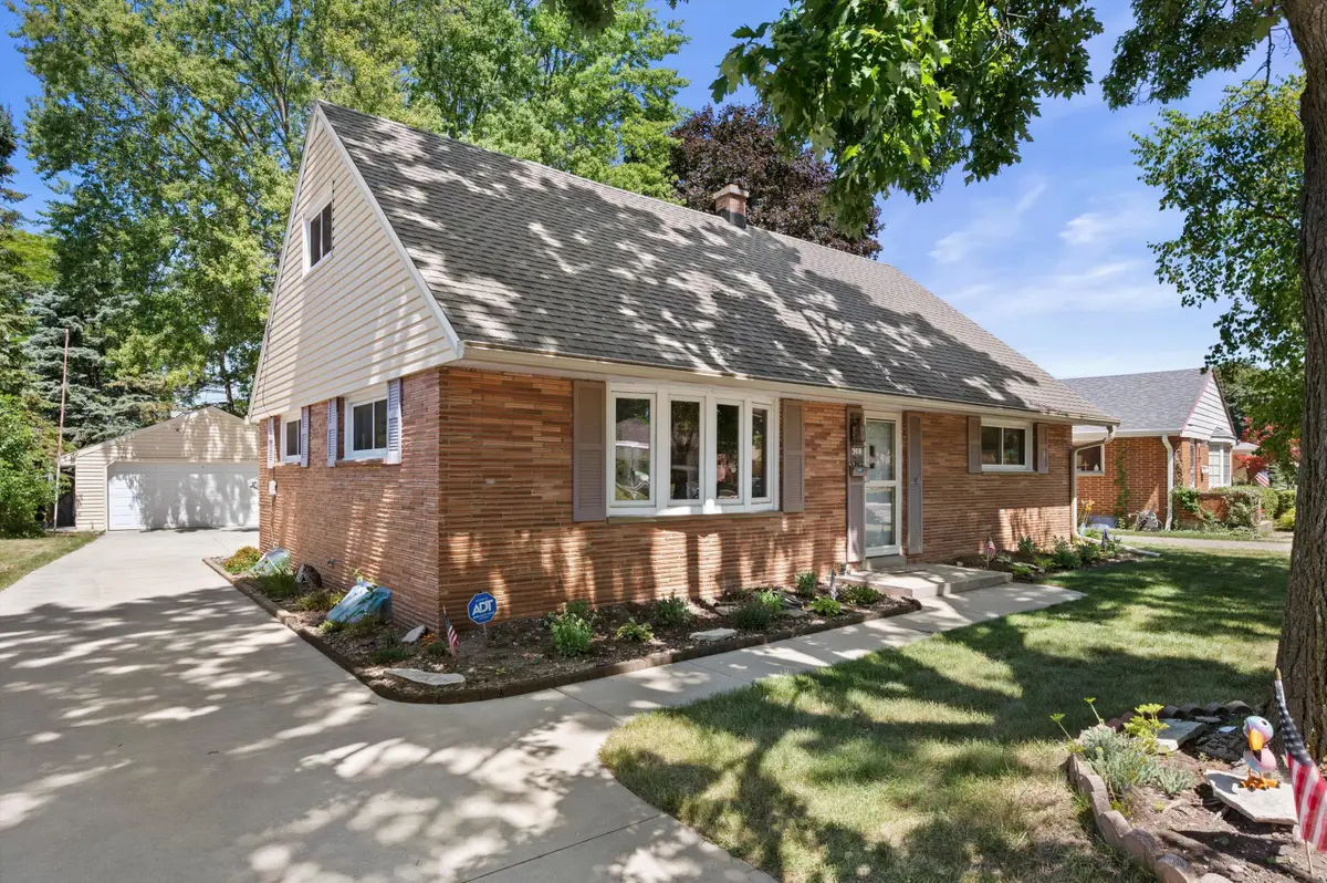 4201 N 89th St, Milwaukee, WI 53222 - #1