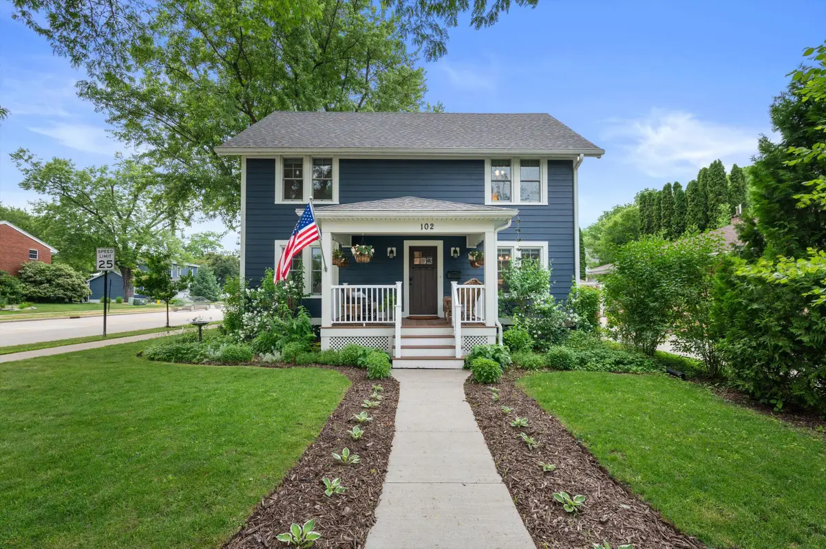 102 Woodland Ln, Oconomowoc, WI 53066 - #1