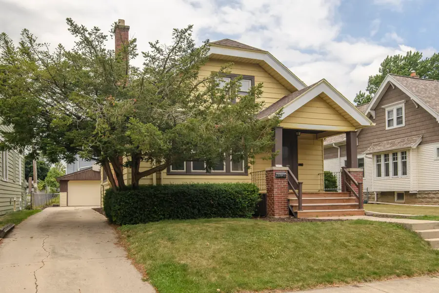 1971 S 81st St, West Allis, WI 53219 - #2