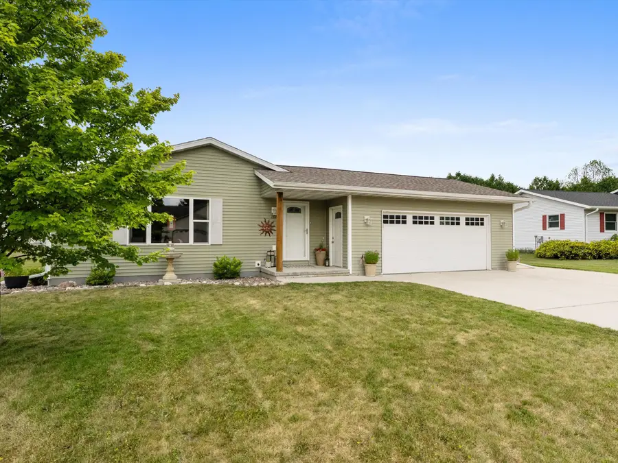 166 Hoover St, Whitelaw, WI 54247 - #2