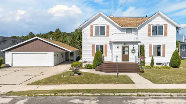 93 Bentert St, Random Lake, WI 53075