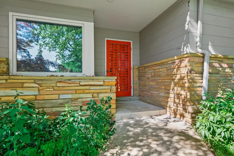 810 E Fairy Chasm Rd, Bayside, WI 53217 - #2
