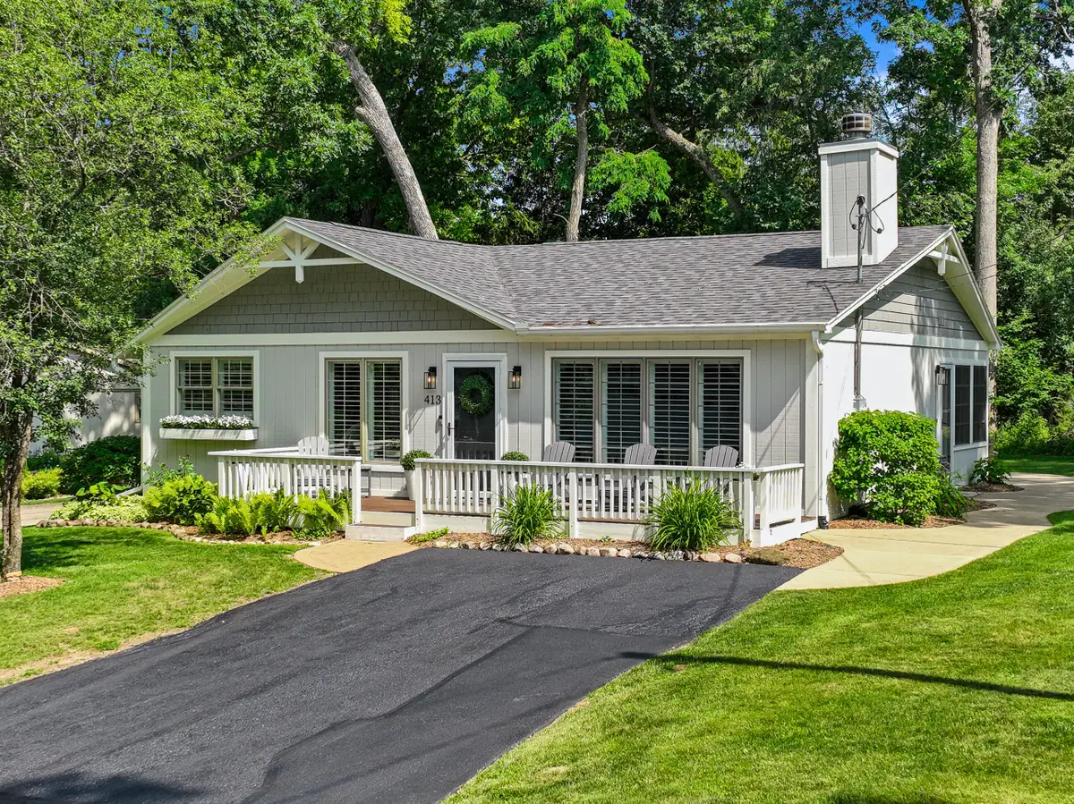 413 Hillcrest Dr, Fontana, WI 53125 - #1
