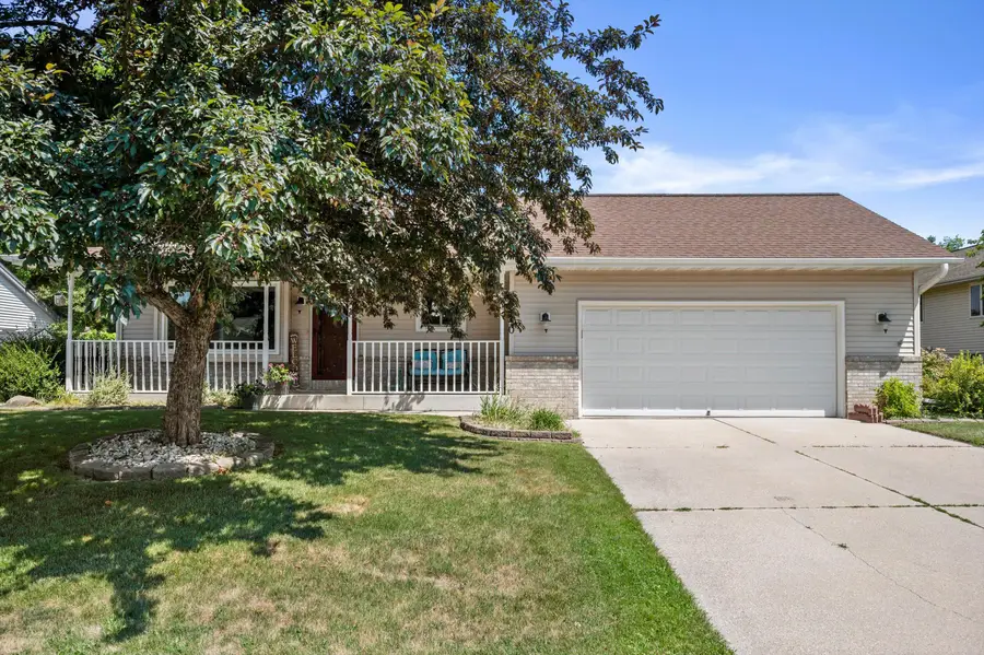 220 Whisper Ln, Kewaskum, WI 53040 - #2