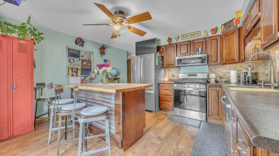 707 Goldfinch Ln, Howards Grove, WI 53083 - #3