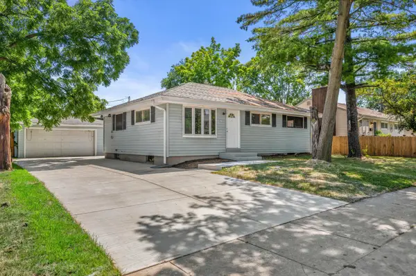 6105 W Arizona Ct, Milwaukee, WI 53219
