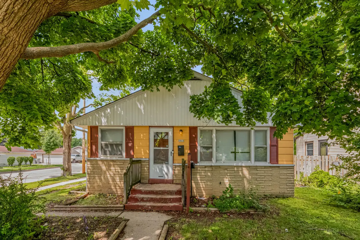 5903 N 79th St, Milwaukee, WI 53218 - #1