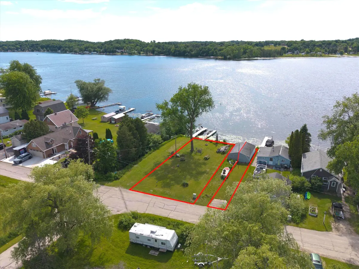 N4026 Sunny Slope Ave, Osceola, WI 53011 - #1