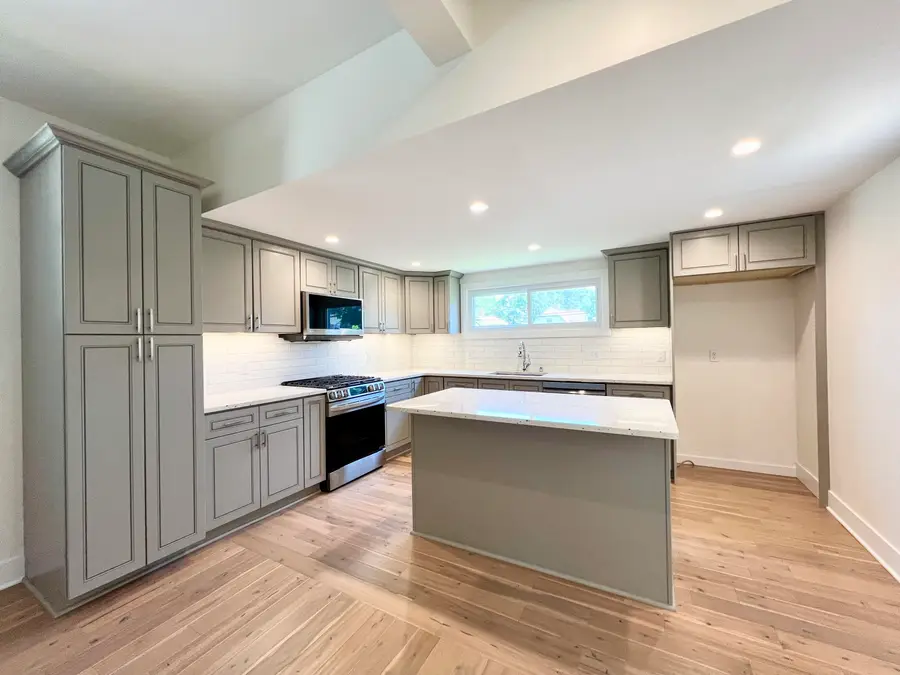 3366 S 8th St, Milwaukee, WI 53215 - #2