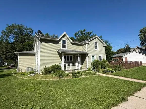 614 Whitewater Ave, Fort Atkinson, WI 53538