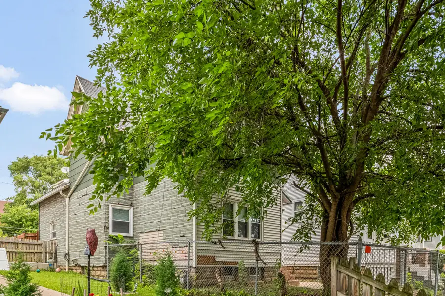 1222 W Washington St, Milwaukee, WI 53204 - #3