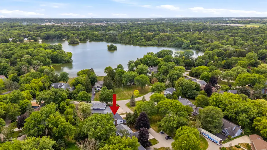 10312 N Versailles Ct, Mequon, WI 53092 - #2