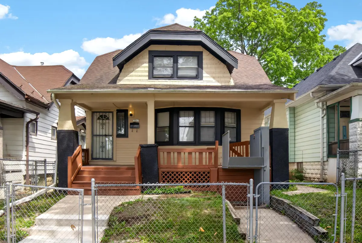 3342 N 26th St, Milwaukee, WI 53206 - #1