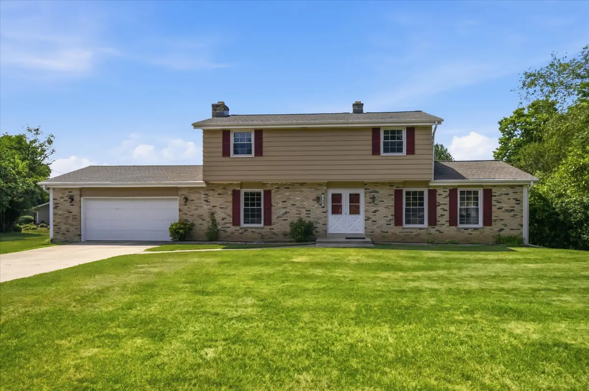 1705 16th Ave, Grafton, WI 53024 - #1