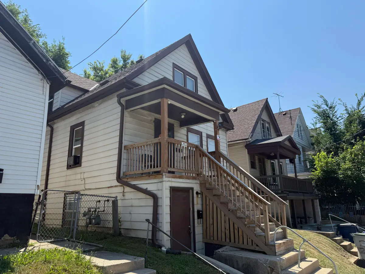 2544 S 6th St, Milwaukee, WI 53215 - #1