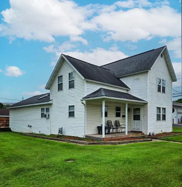 514 E Iowa St, Prairie Du Chien, WI 53821