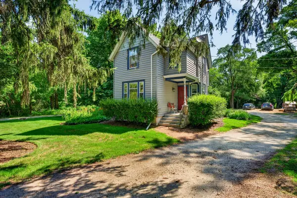10612 N Cedarburg Rd, Mequon, WI 53092