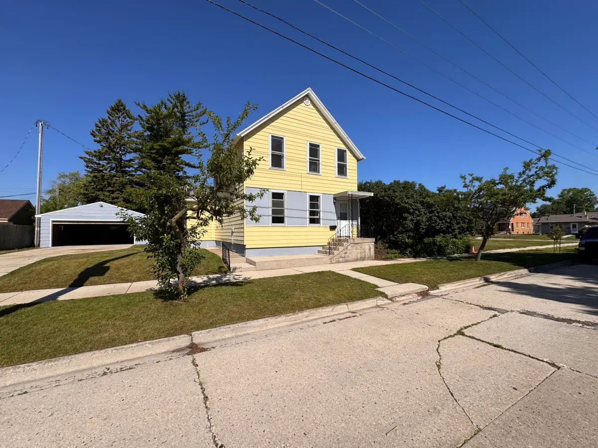 2512 S 10th St, Sheboygan, WI 53081 - #1