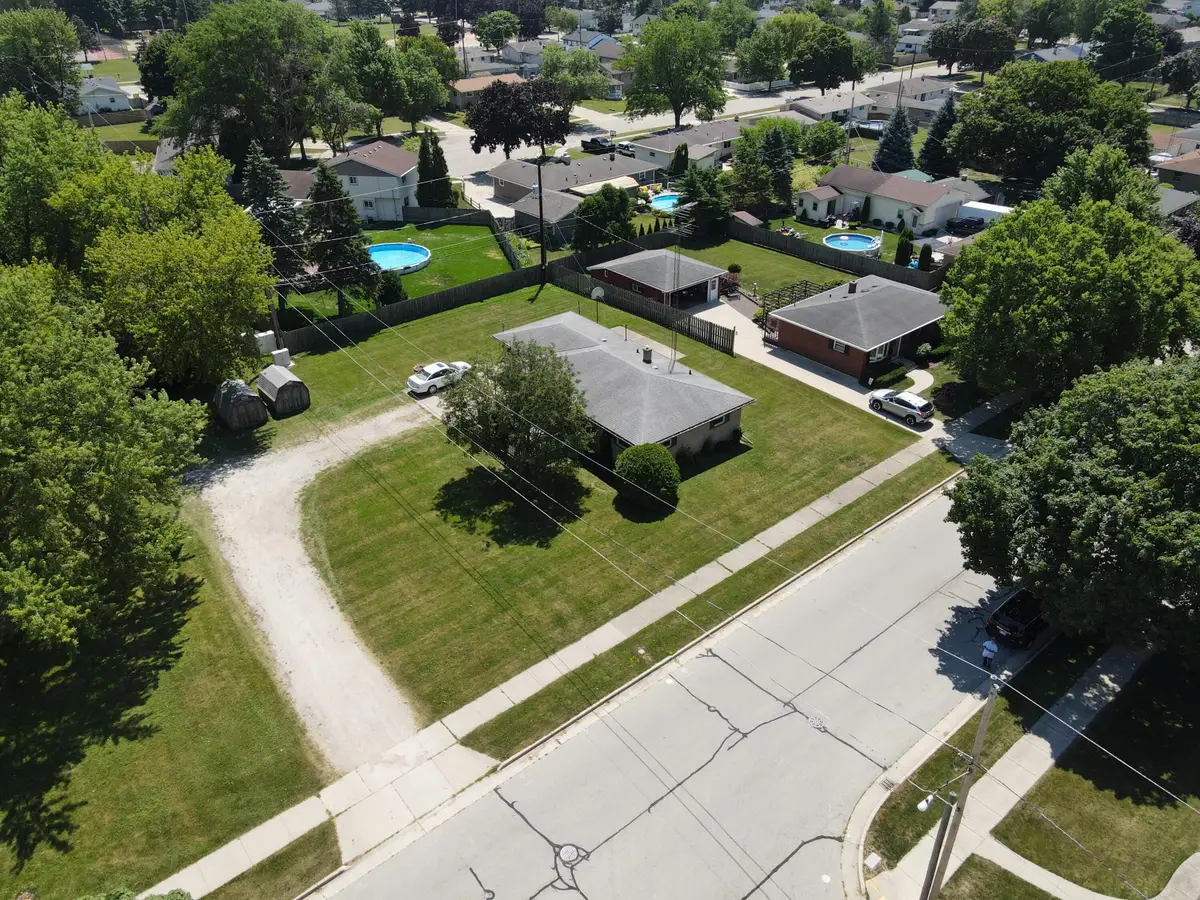 9625 Mount Pleasant Ave, Sturtevant, WI 53177 - #1