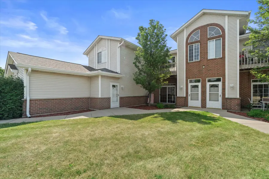 1301 College Ave, South Milwaukee, WI 53172 - #2
