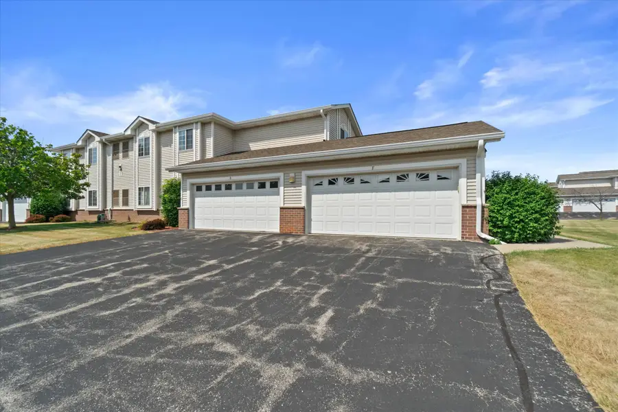 1301 College Ave, South Milwaukee, WI 53172 - #3