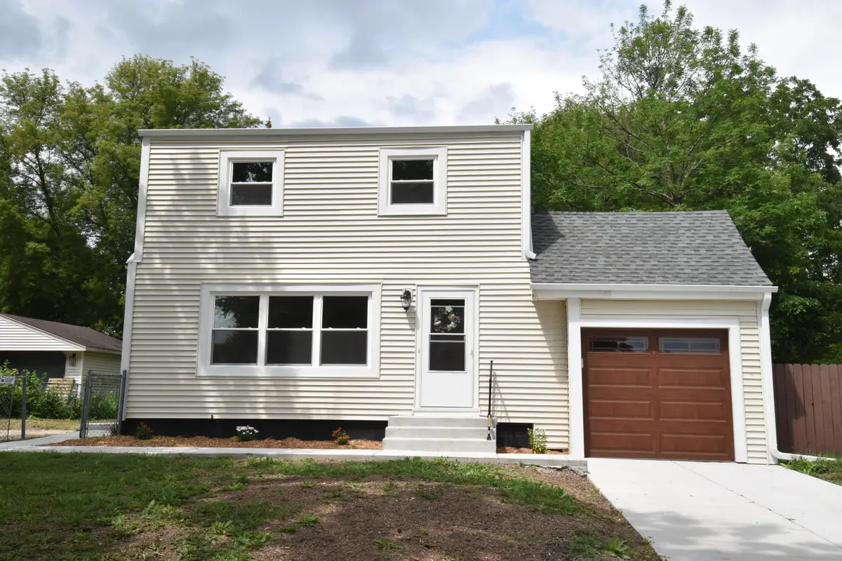 3555 S 87th St, Milwaukee, WI 53228 - #1