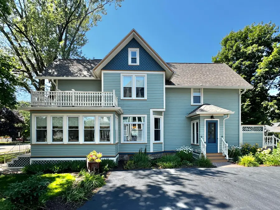 520 W Wisconsin Ave, Oconomowoc, WI 53066 - #3