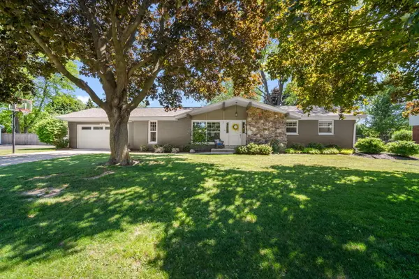 N97W15817 Burr Oak Rd, Germantown, WI 53022