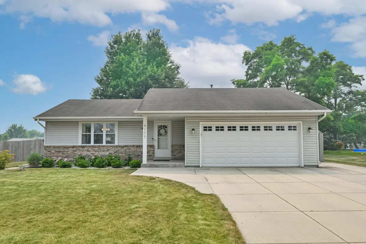 4177 W Amberidge Dr, Franklin, WI 53132 - #1