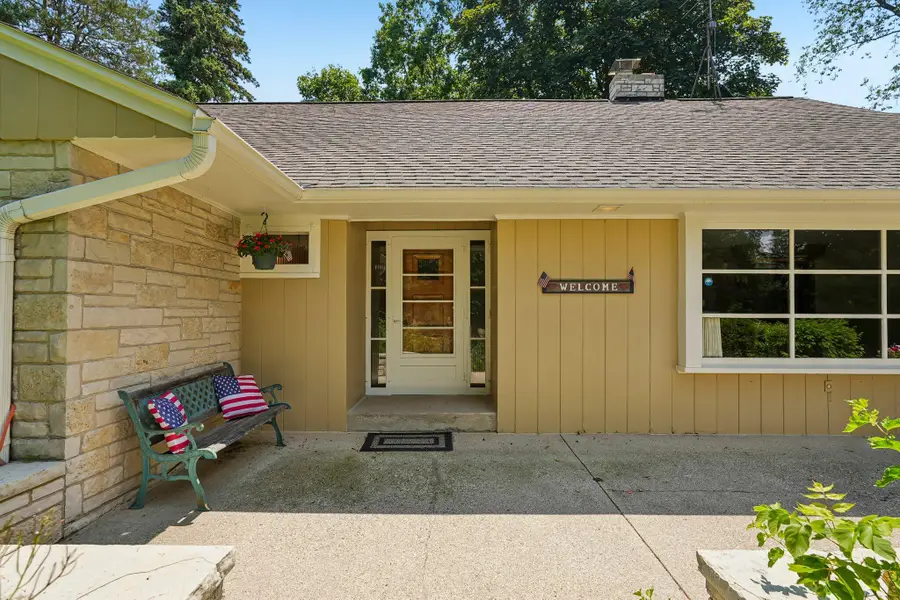 S23W23085 E Broadway, Waukesha, WI 53186 - #2