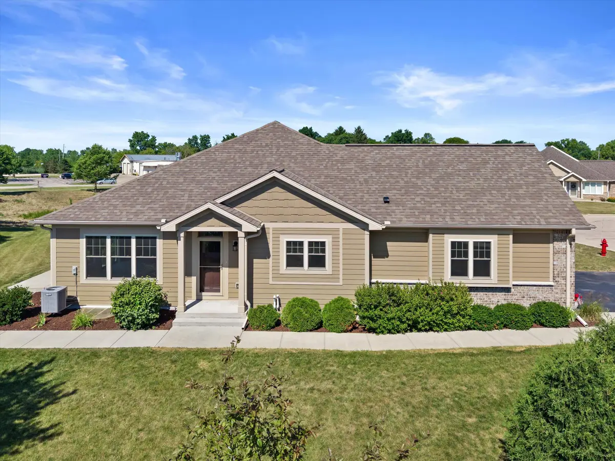 16791 W Wynfield Ct, New Berlin, WI 53151 - #1