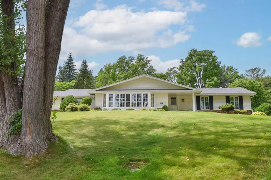 15350 High Knoll Ln, Brookfield, WI 53005 - #2