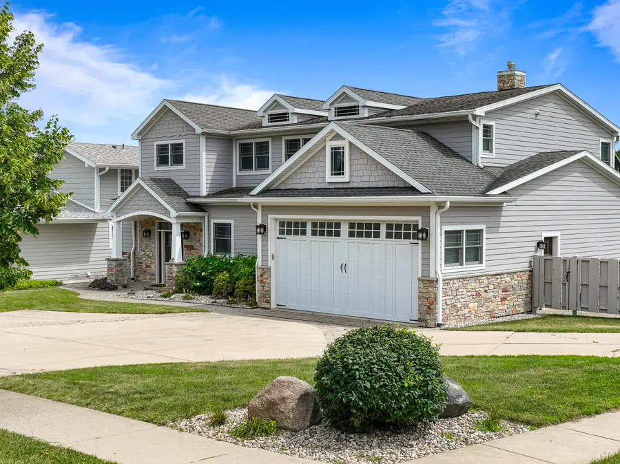 211 3rd Ave, Fontana, WI 53125 - #3