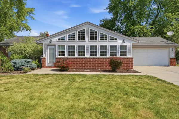 16730 Willow Ridge Ln, Brookfield, WI 53005